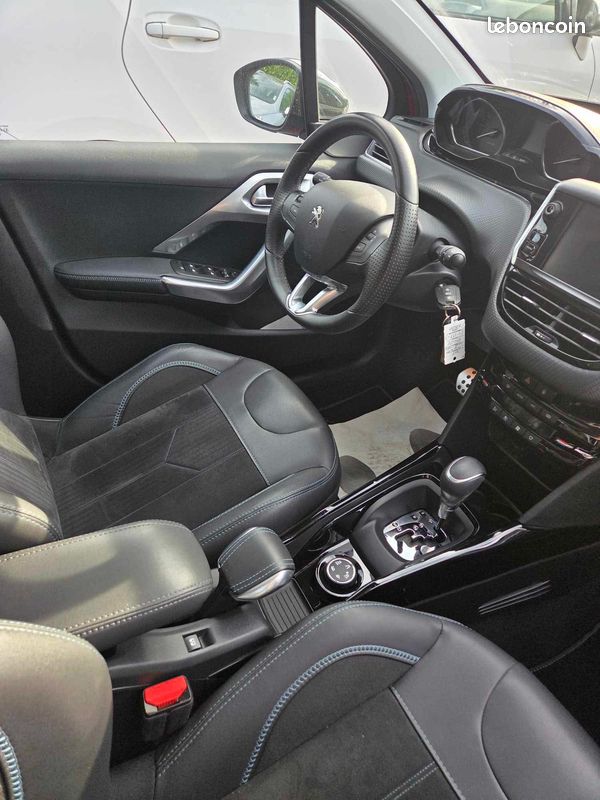 Peugeot 2008 Crossway full