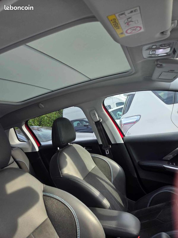 Peugeot 2008 Crossway full