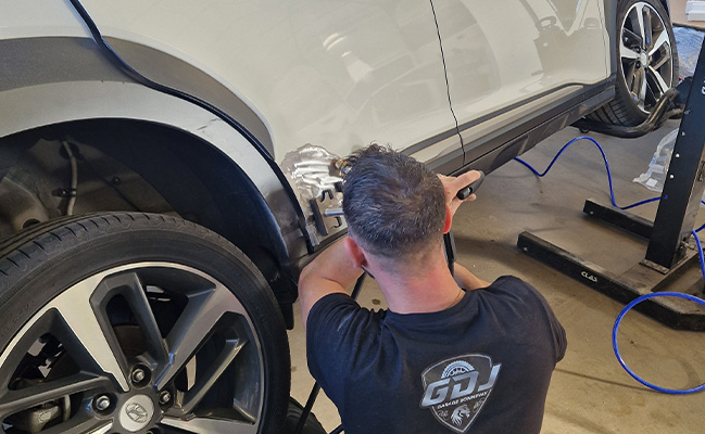 débosselage de carrosserie guéreins