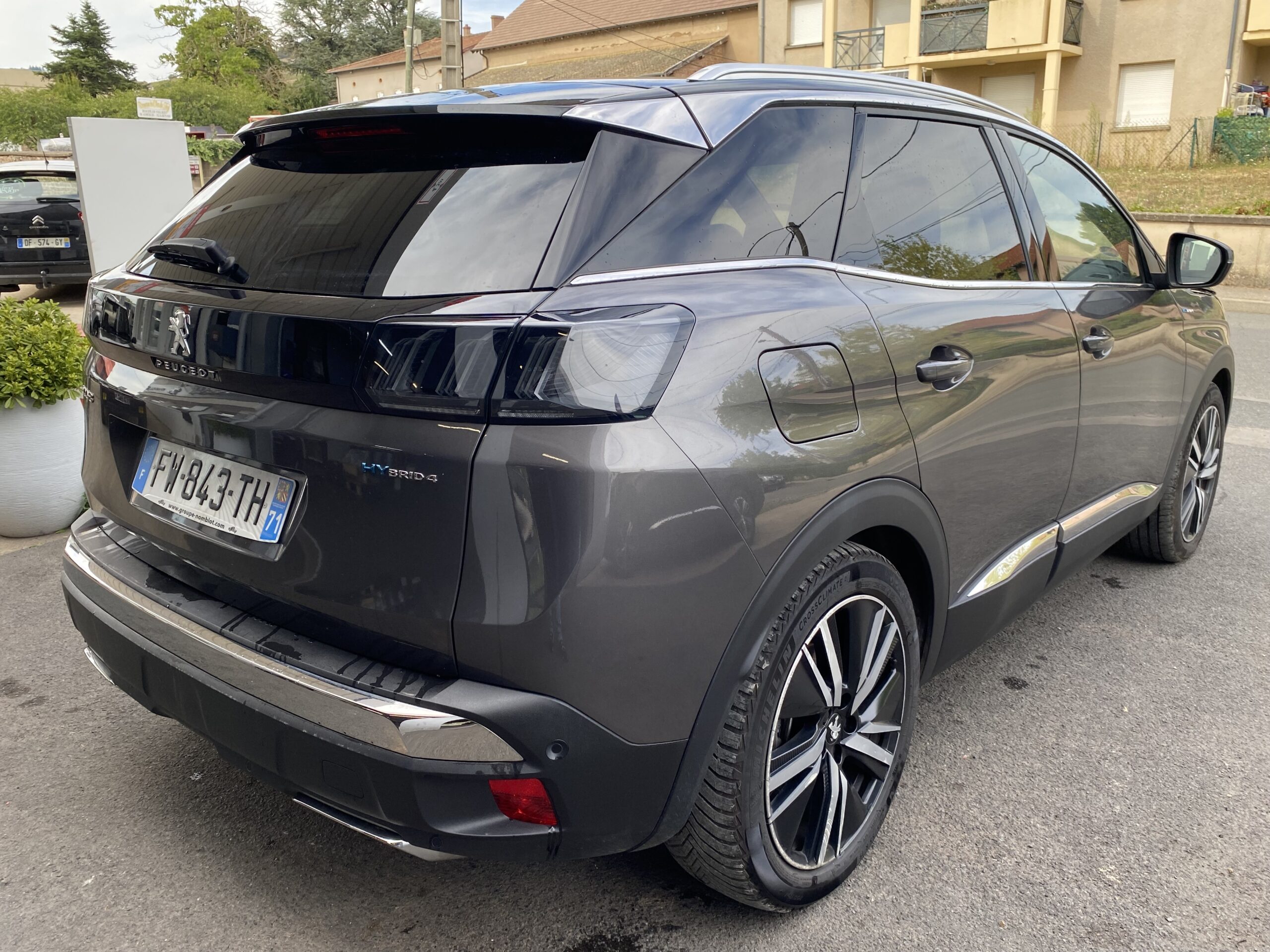 
								Peugeot 3008 Hybride full									