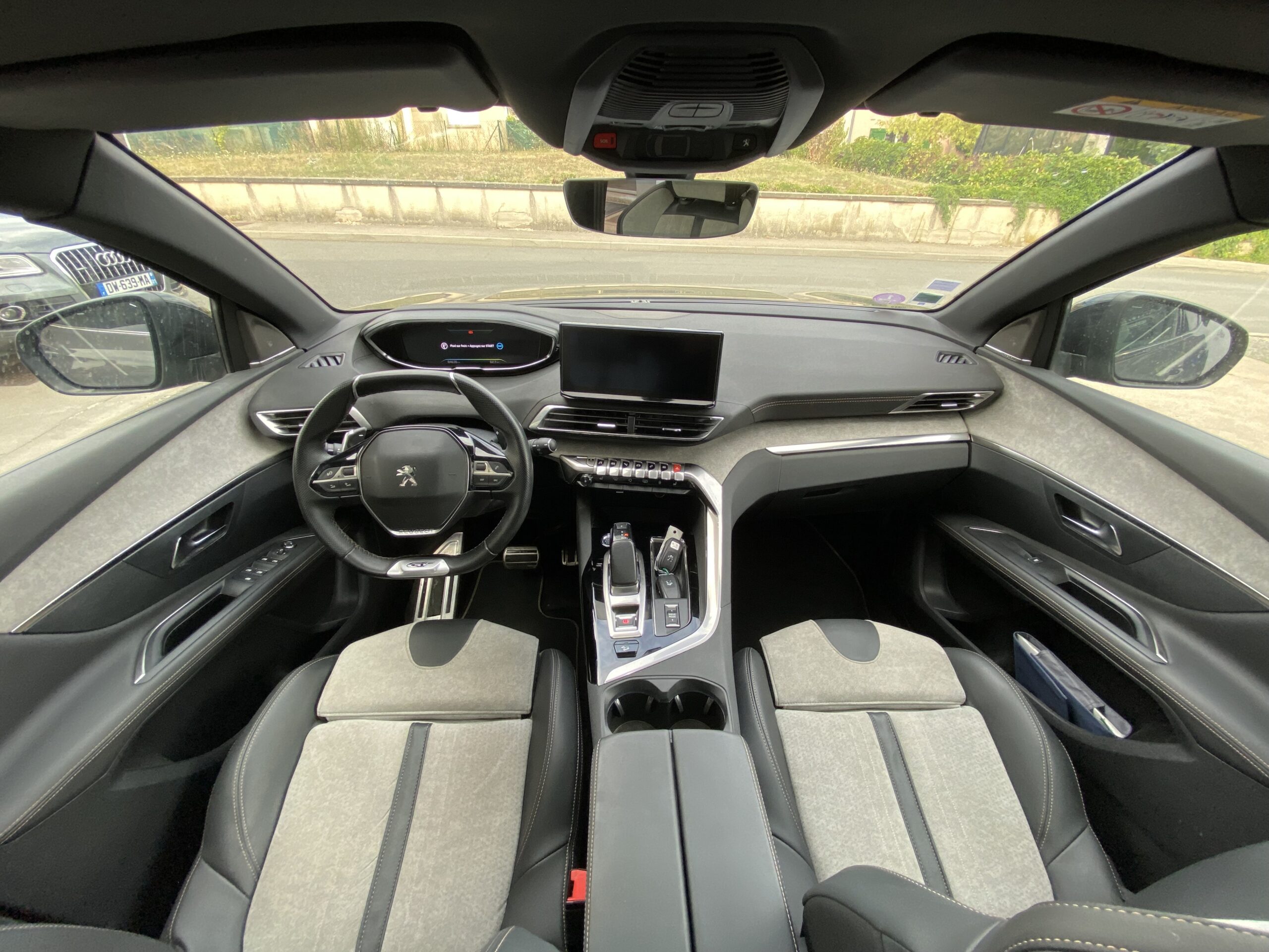 
								Peugeot 3008 Hybride full									