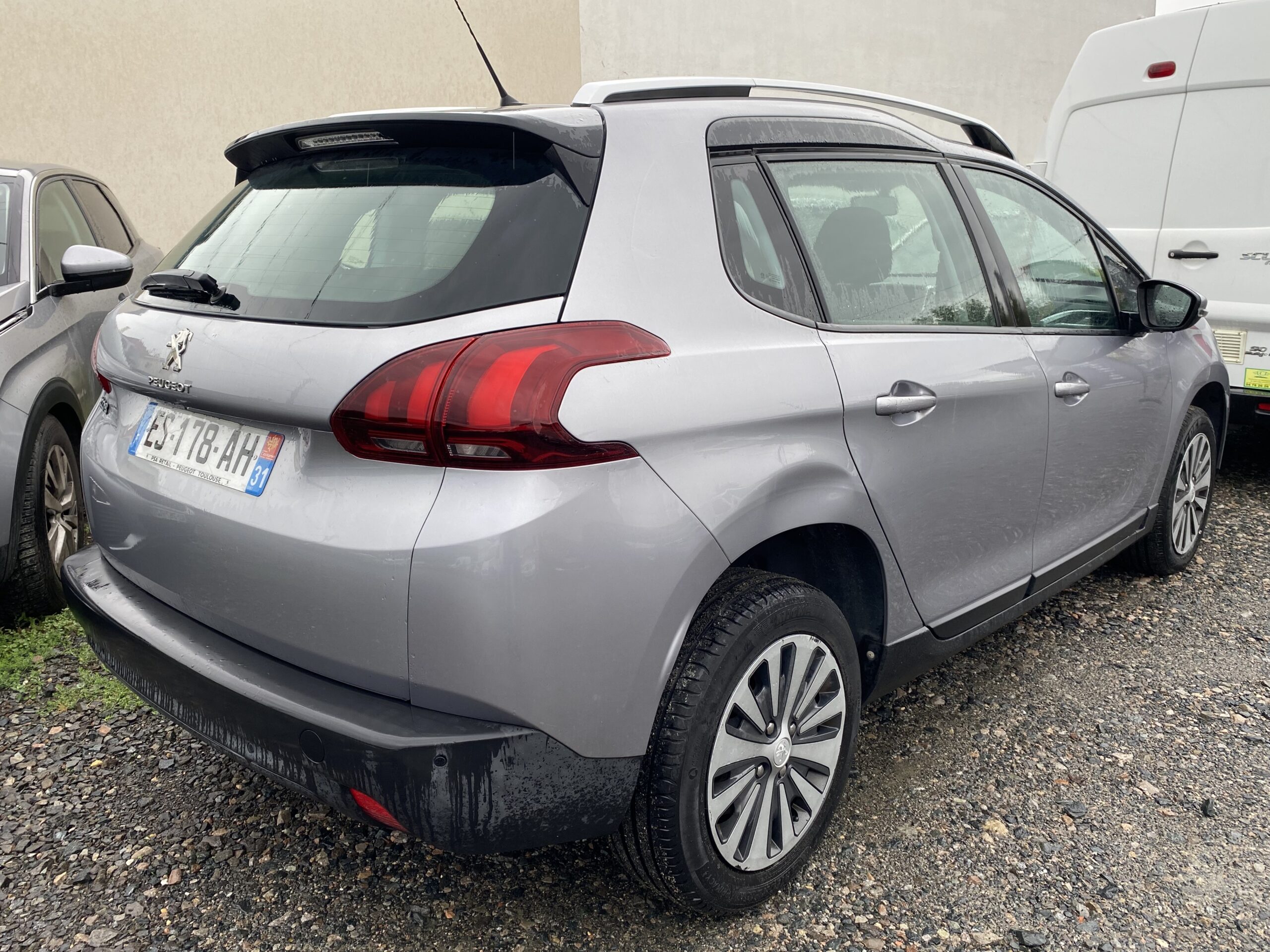 
								Peugeot 2008 full									
