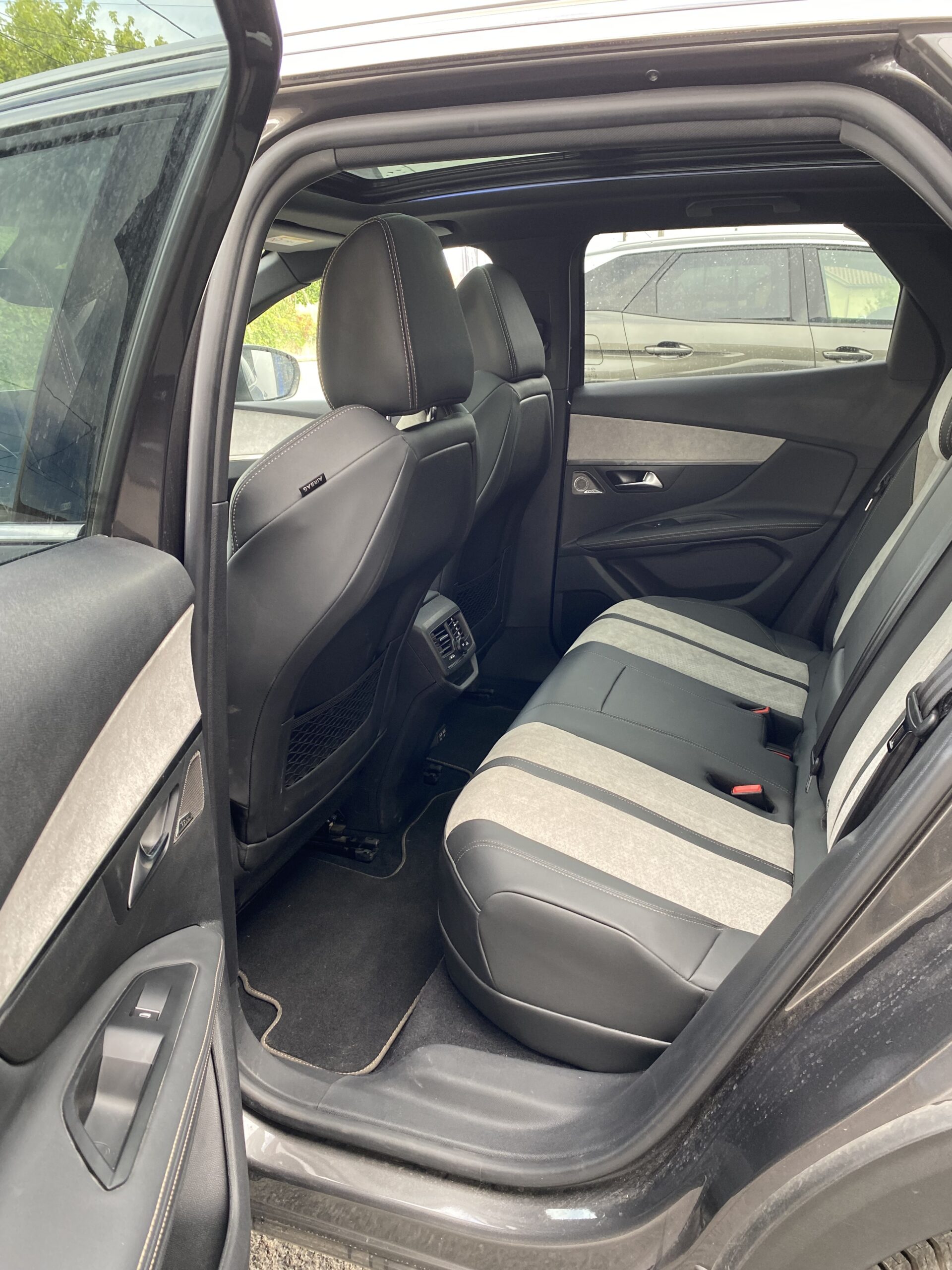 
								Peugeot 3008 Hybride full									