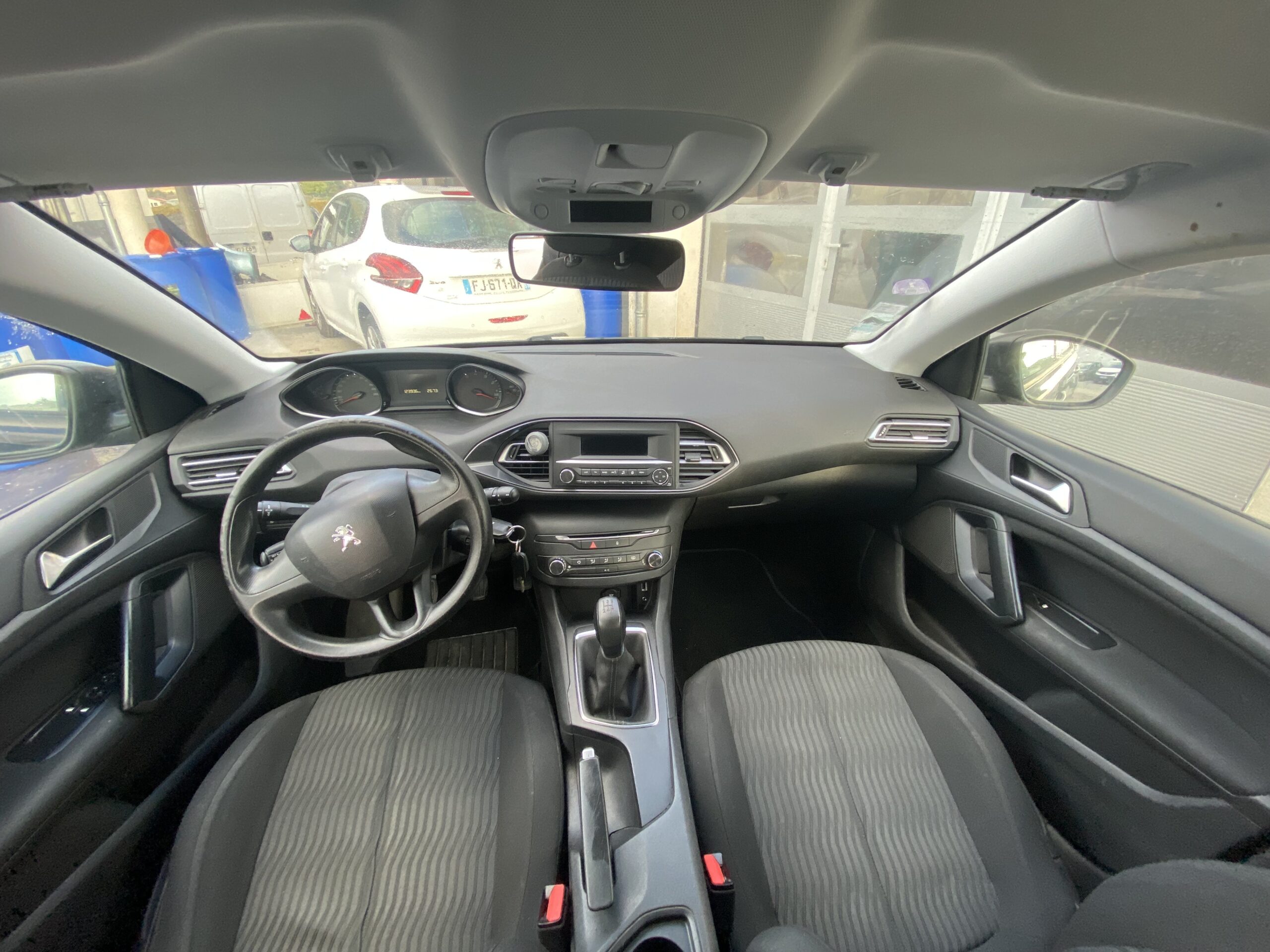 
								Peugeot 308 full									