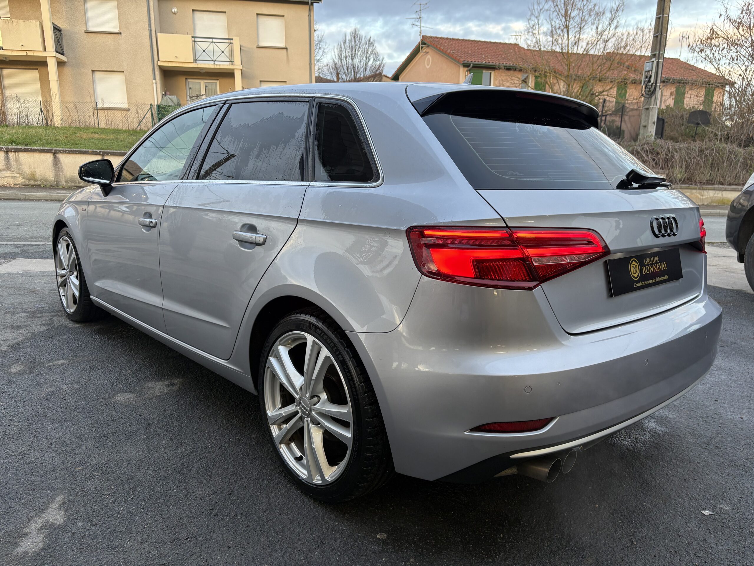 
								Audi A3 S-Line full									