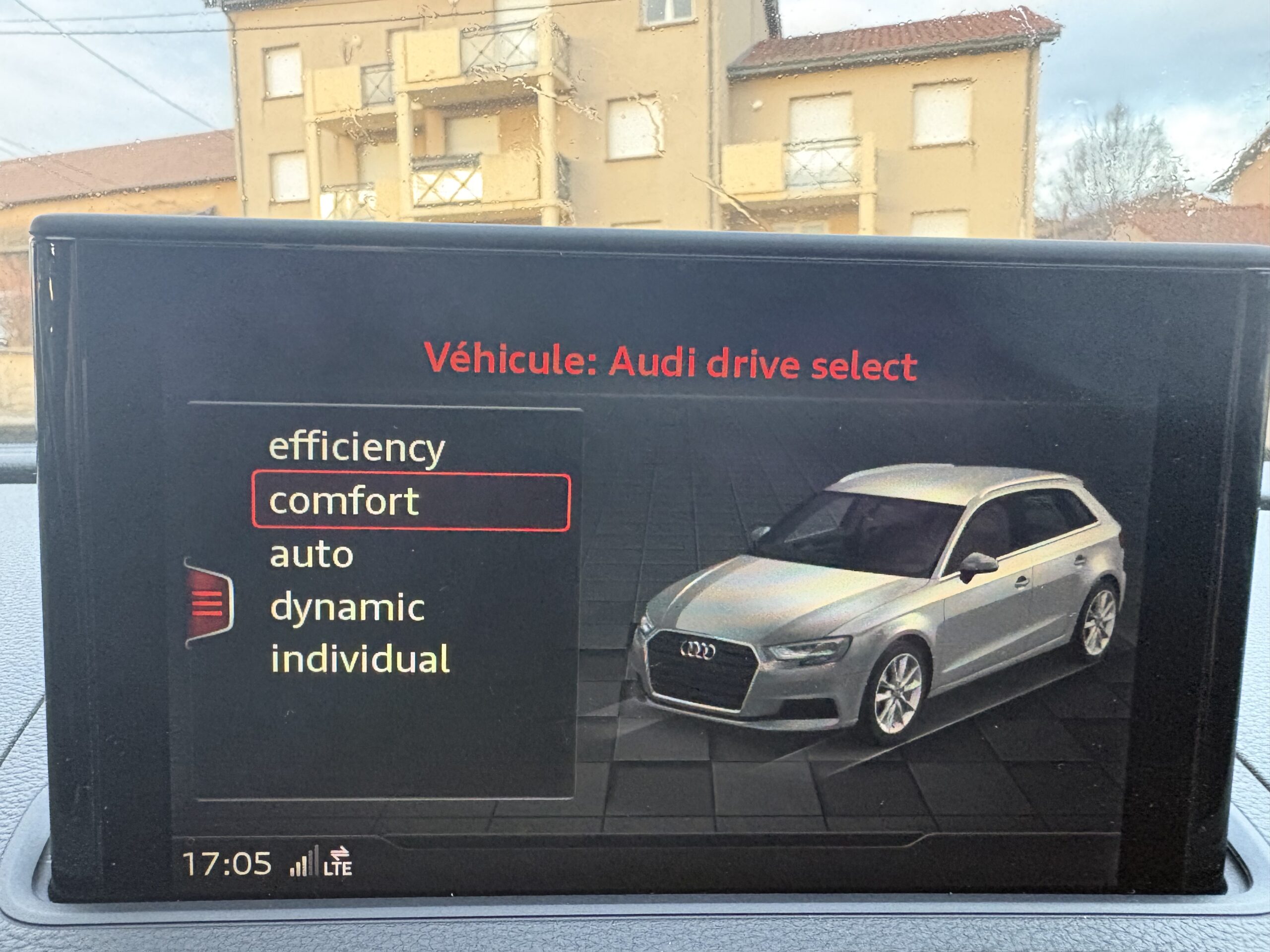 
								Audi A3 S-Line full									