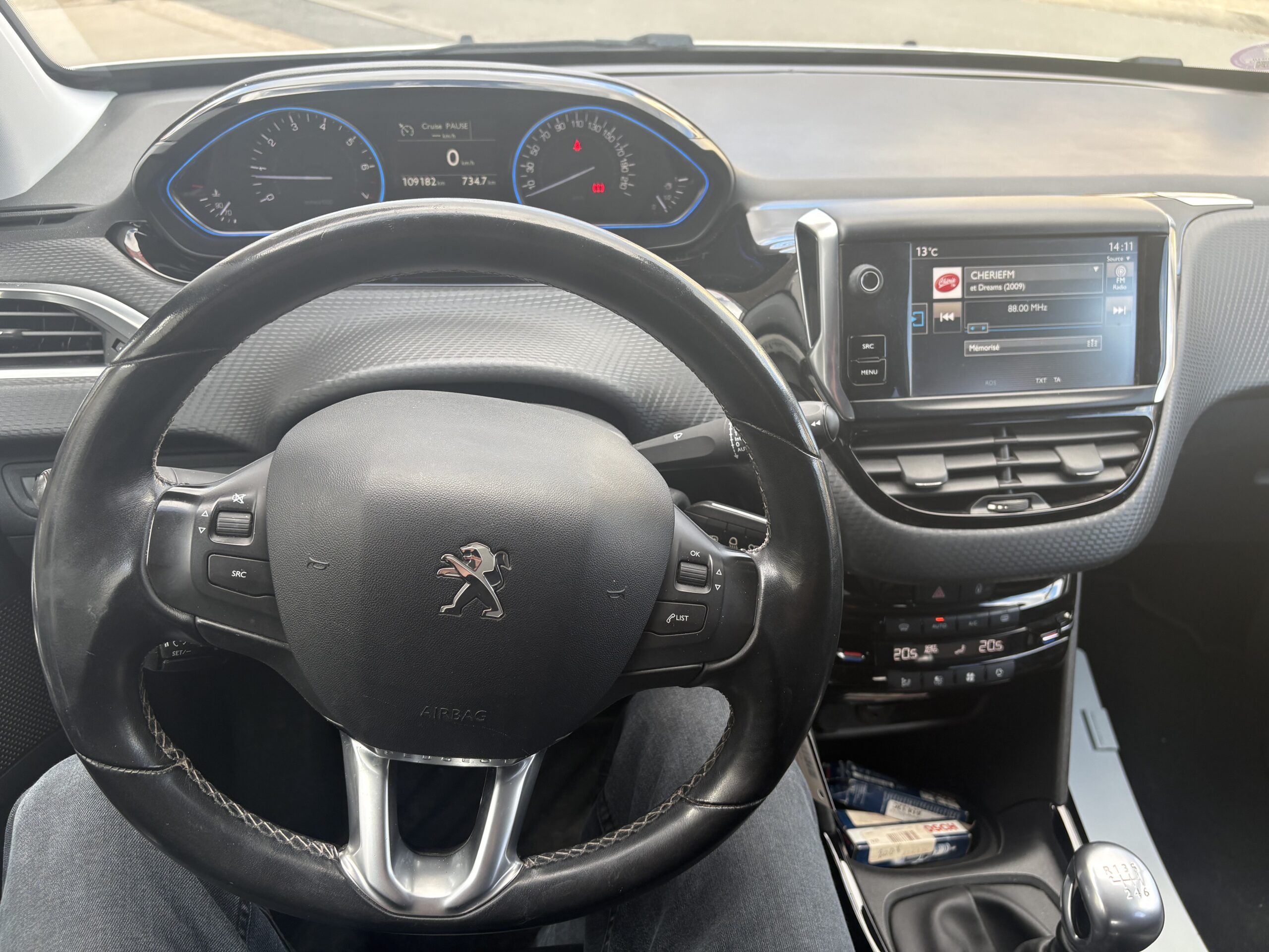 
								Peugeot 2008 full									