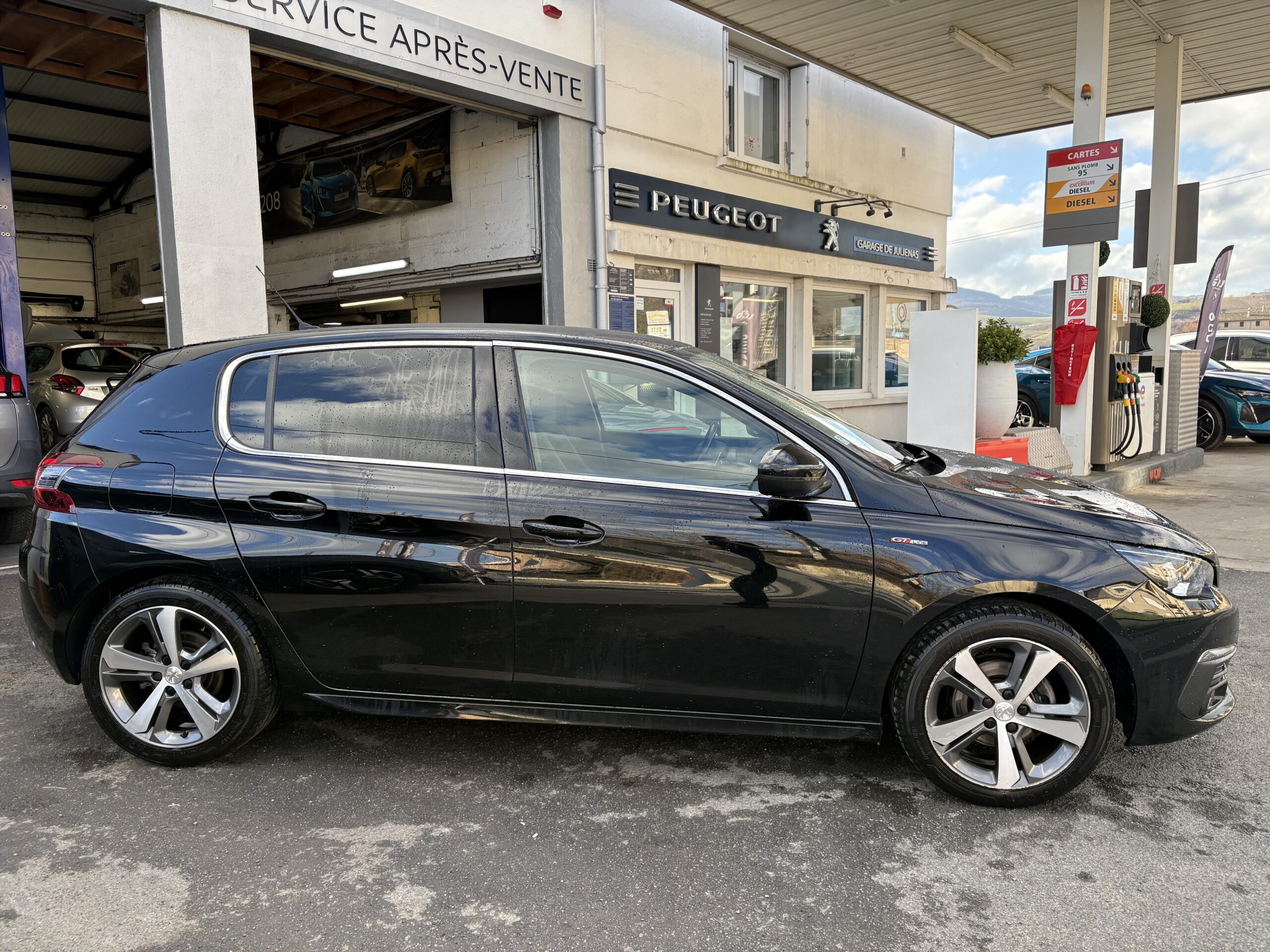 
								Peugeot 308 GT-LINE full									