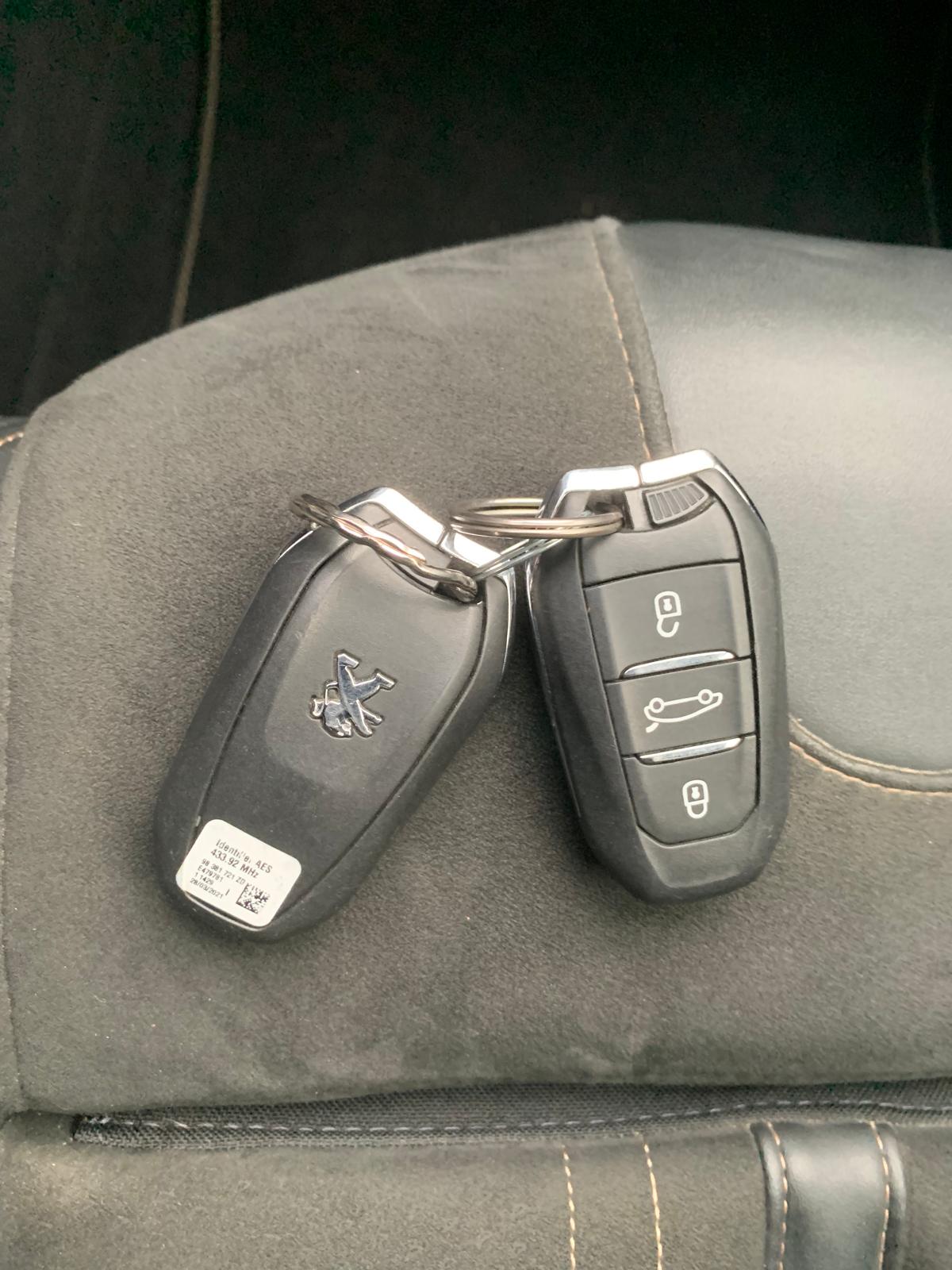 
								Peugeot 3008 1.2 Puretech 130 ch GT Pack full									