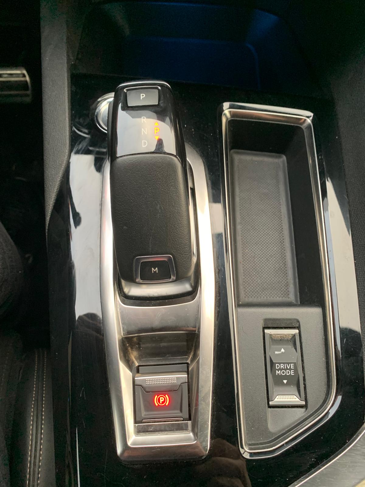 
								Peugeot 3008 1.2 Puretech 130 ch GT Pack full									