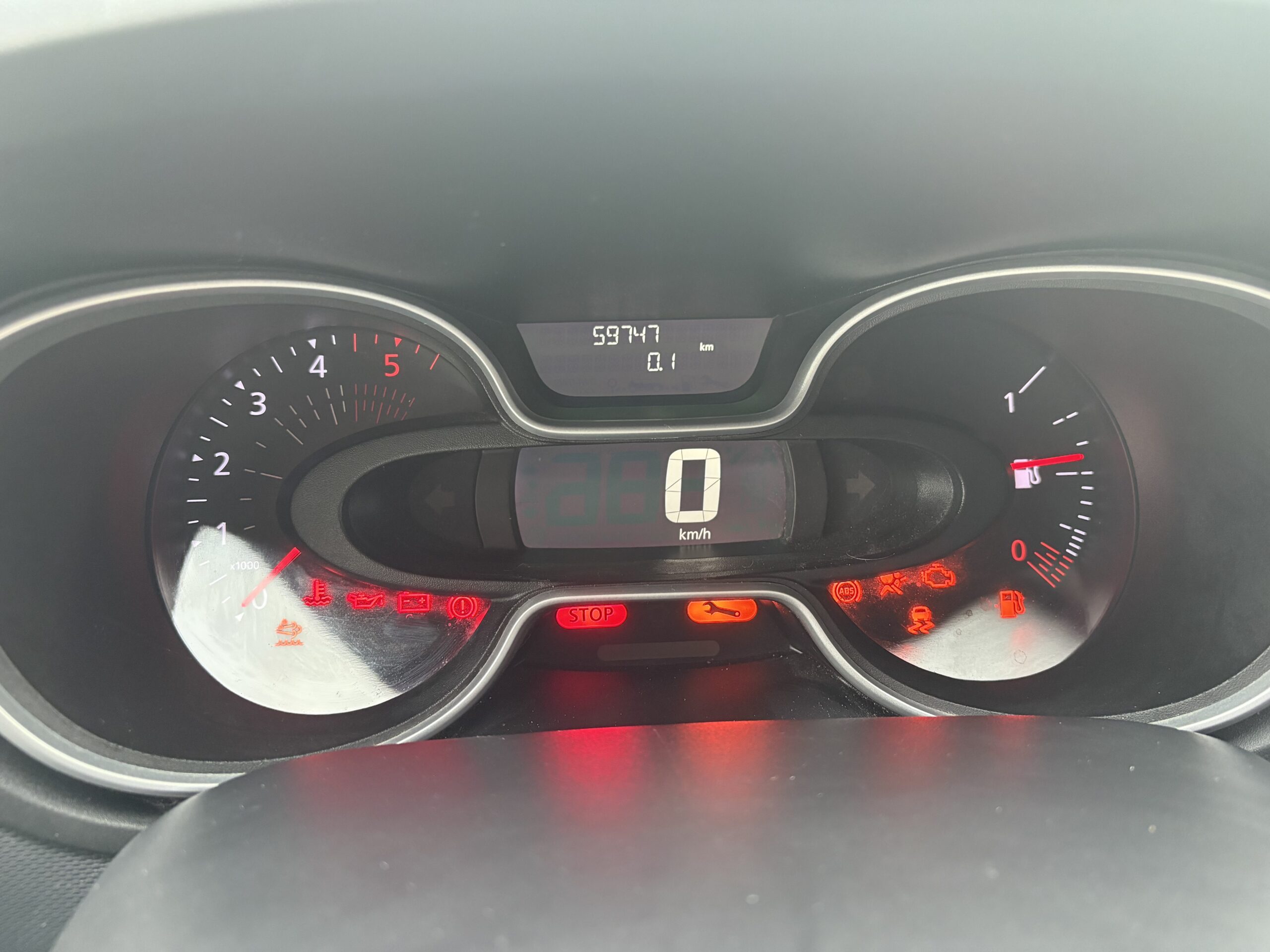 
								Renault Traffic 3 L2H1 2.0 Dci 145 ch Grand Confort full									