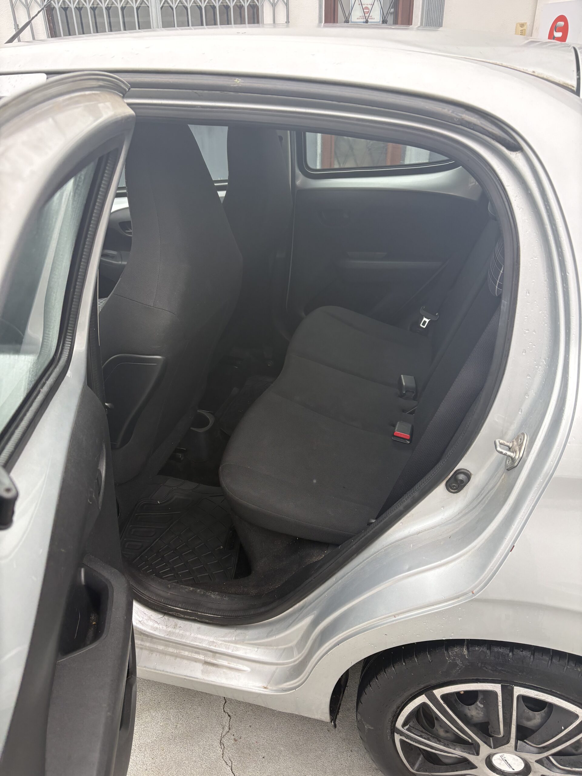 
								Peugeot 108 1.2 Puretech 82 ch full									