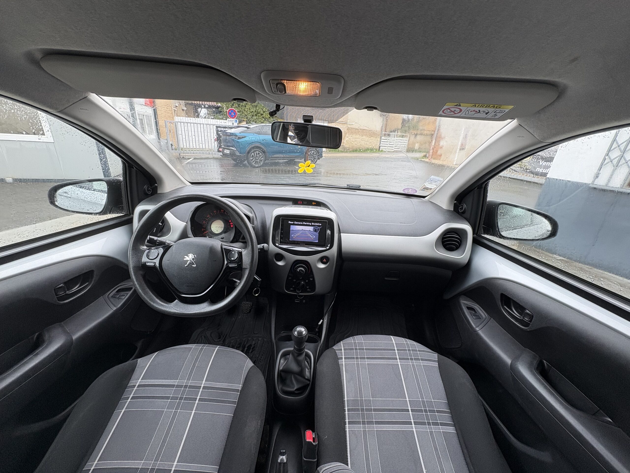 
								Peugeot 108 1.2 Puretech 82 ch full									