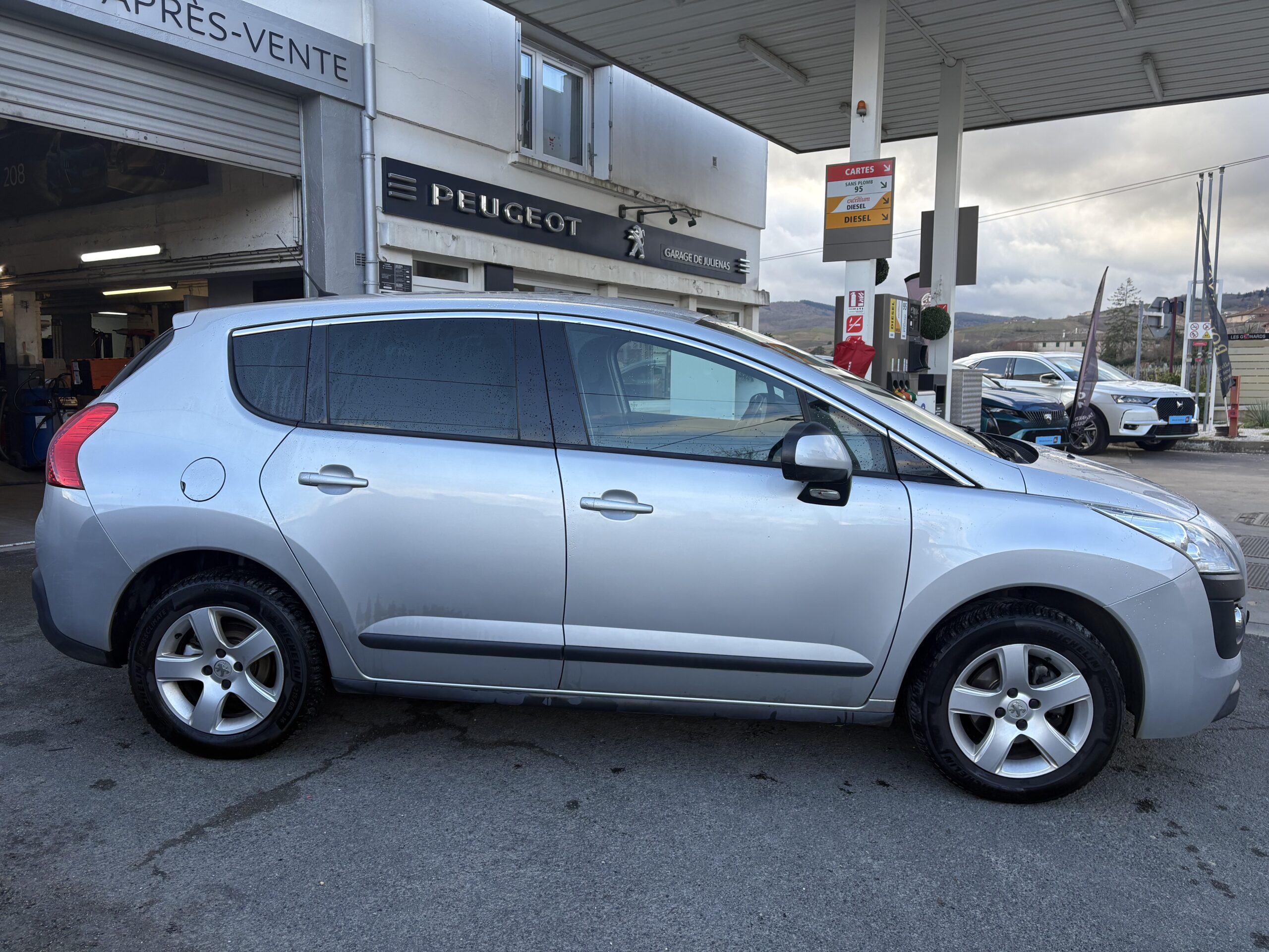 
								Peugeot 3008 1.6 Hdi 115 ch full									
