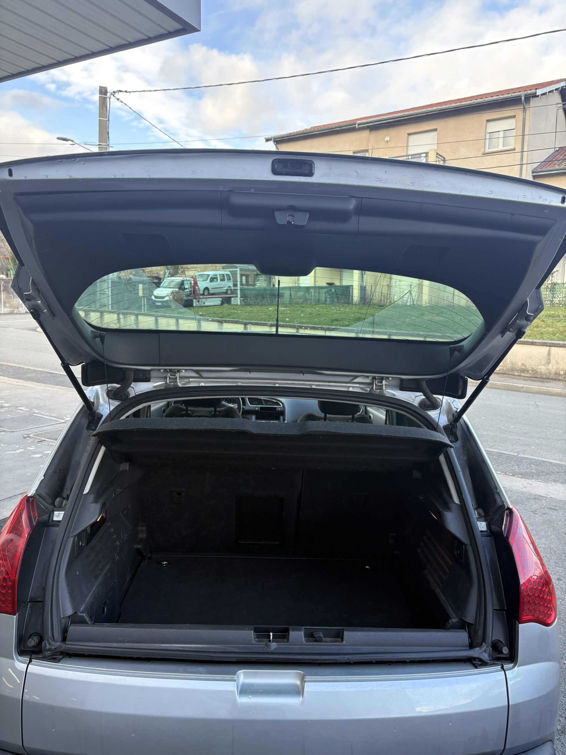 
								Peugeot 3008 1.6 Hdi 115 ch full									