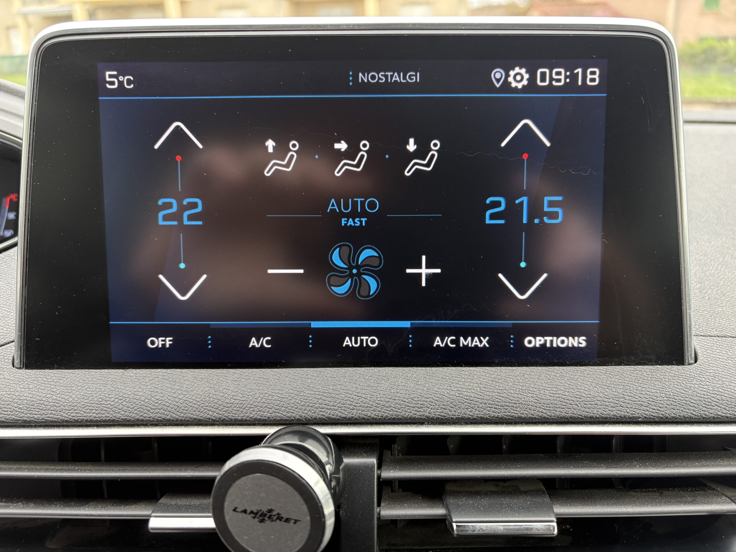 
								Peugeot 3008 1.2 Puretech 130ch ACTIVE full									