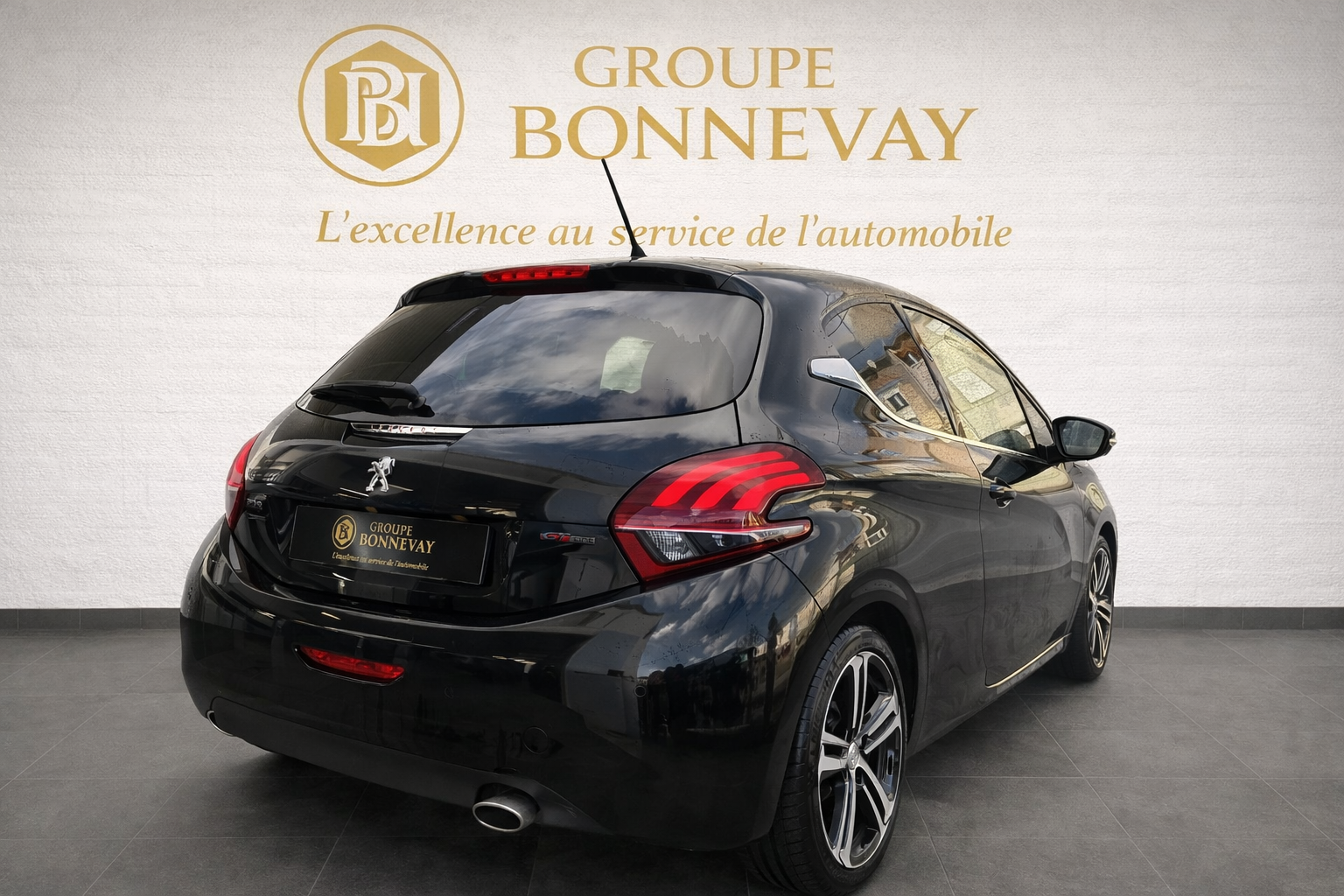 
								Peugeot 208 GT-LINE full									