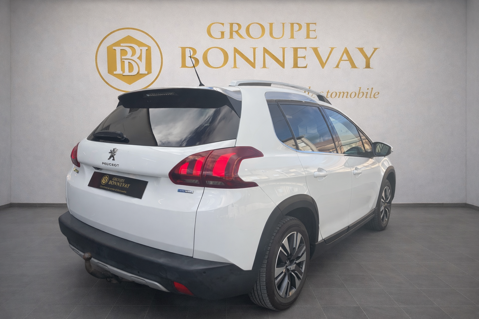 
								Peugeot 2008 full									