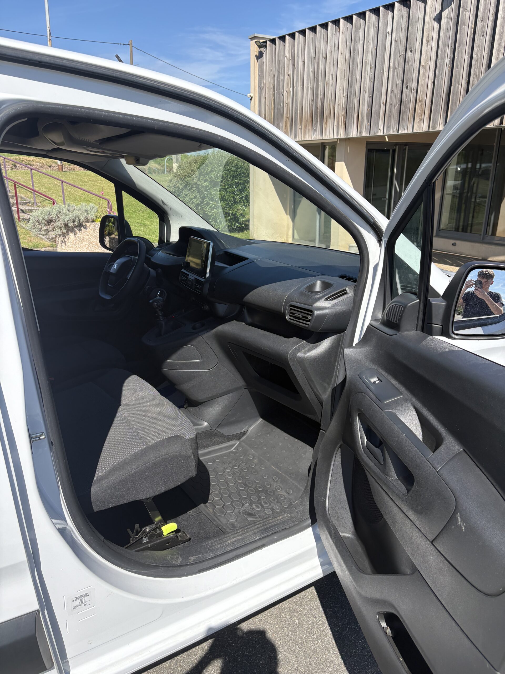 
								Peugeot partner m 650kg bluehdi 100ch s&s pack premium connect full									