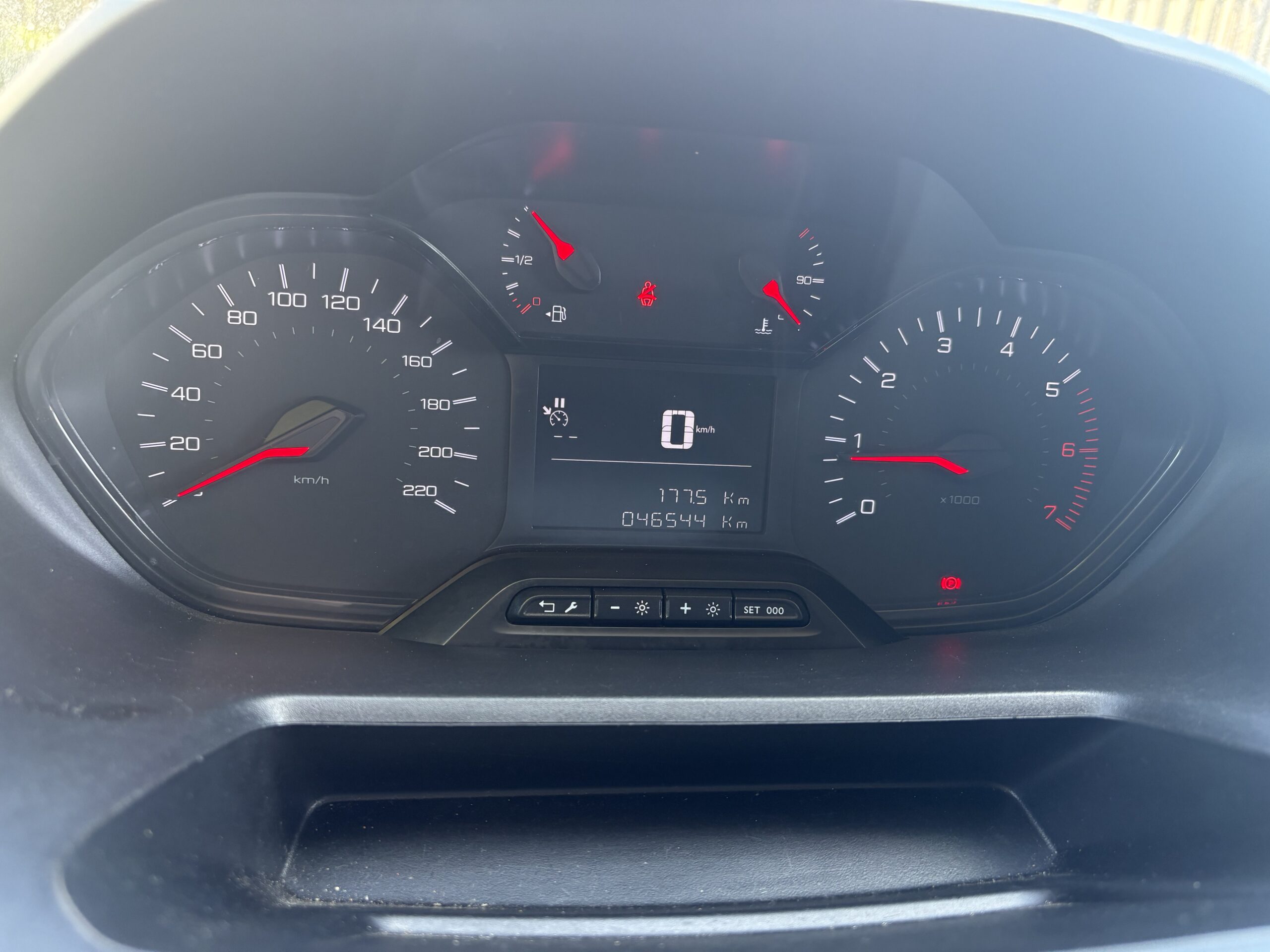 
								Peugeot partner m 650kg bluehdi 100ch s&s pack premium connect full									