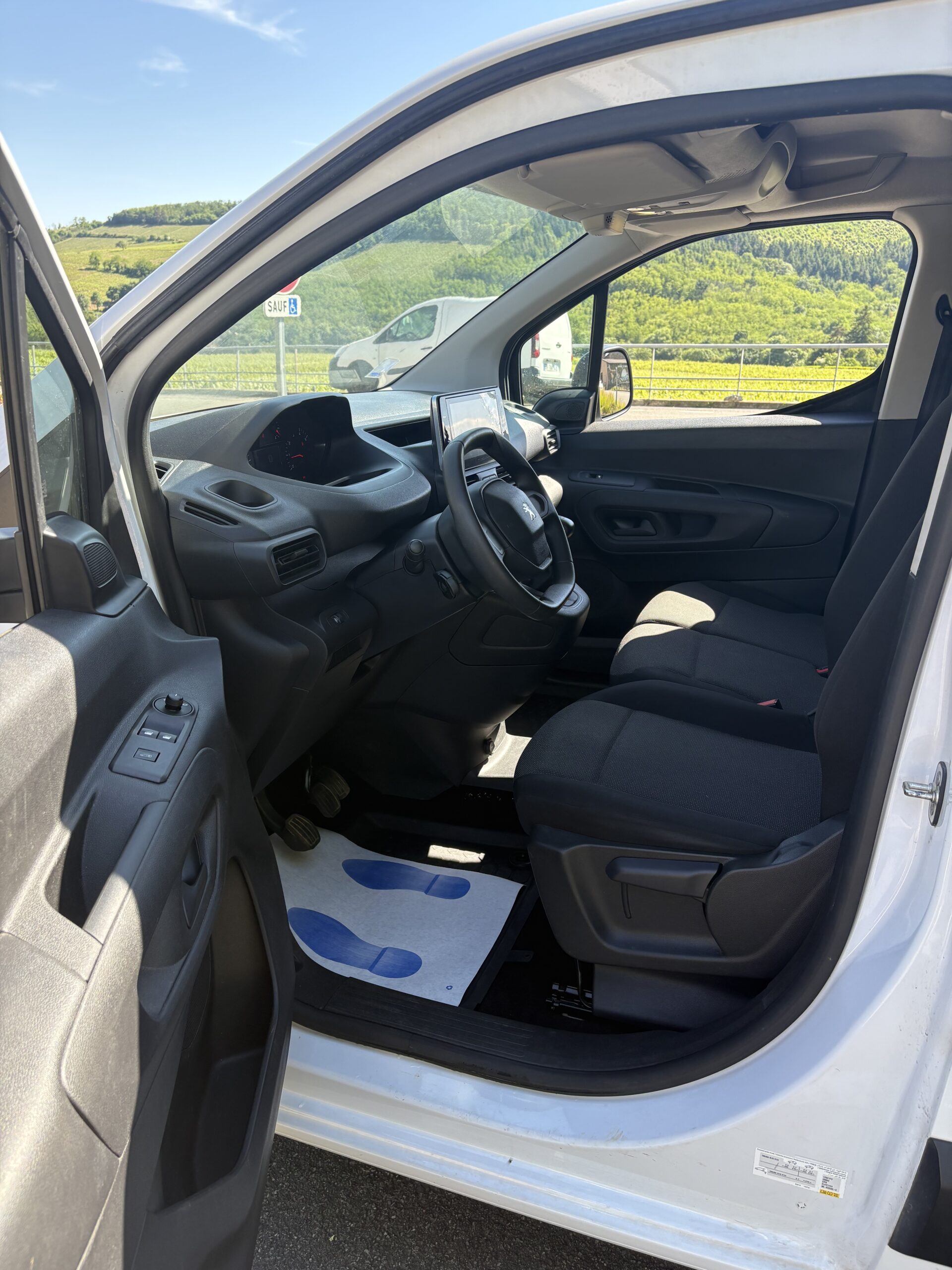 
								Peugeot partner m 650kg bluehdi 100ch s&s pack premium connect full									