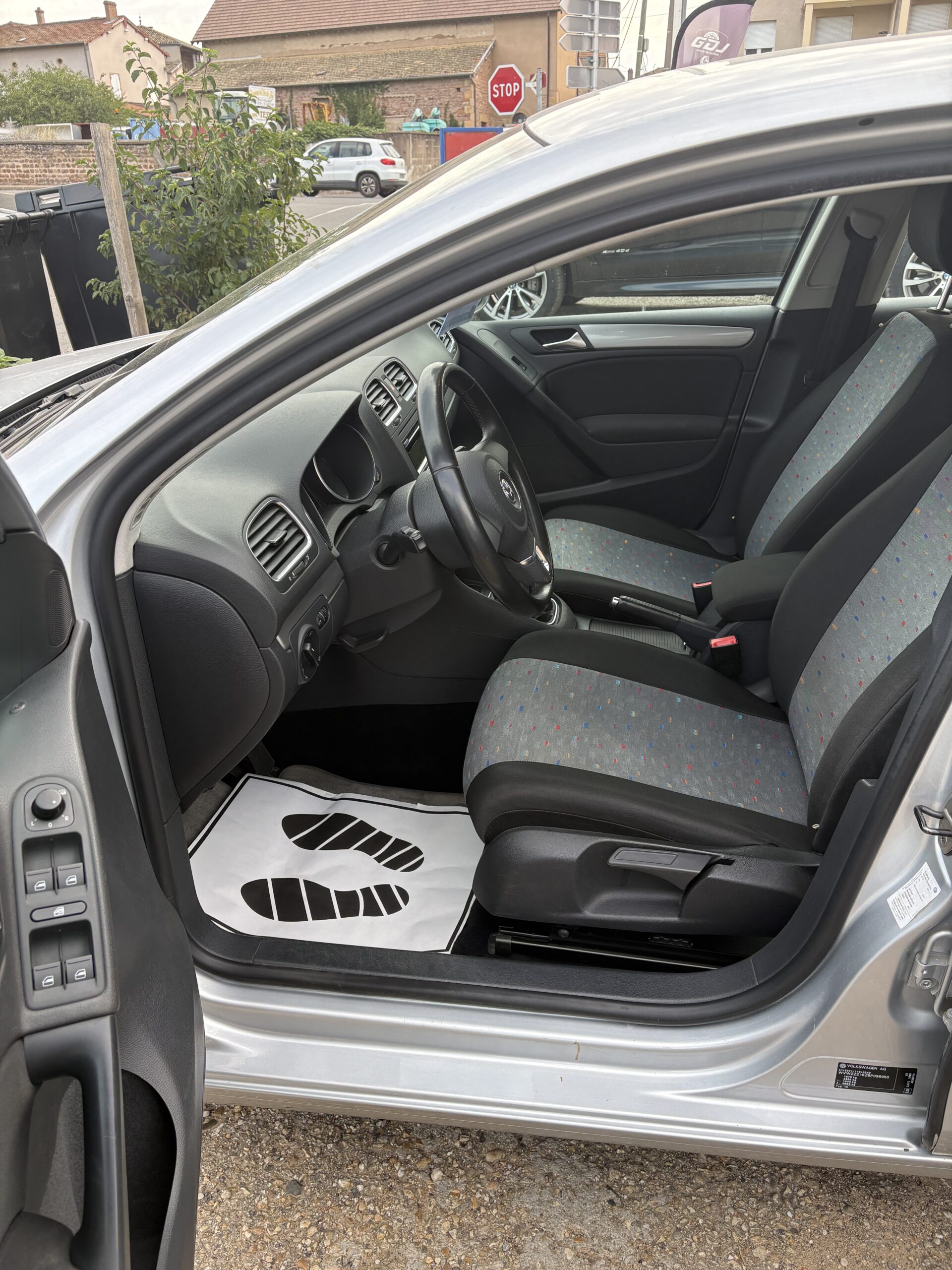 
								Golf VI 1.6 TDI 105CH BLUEMOTION FAP CONFORTLINE 5P full									