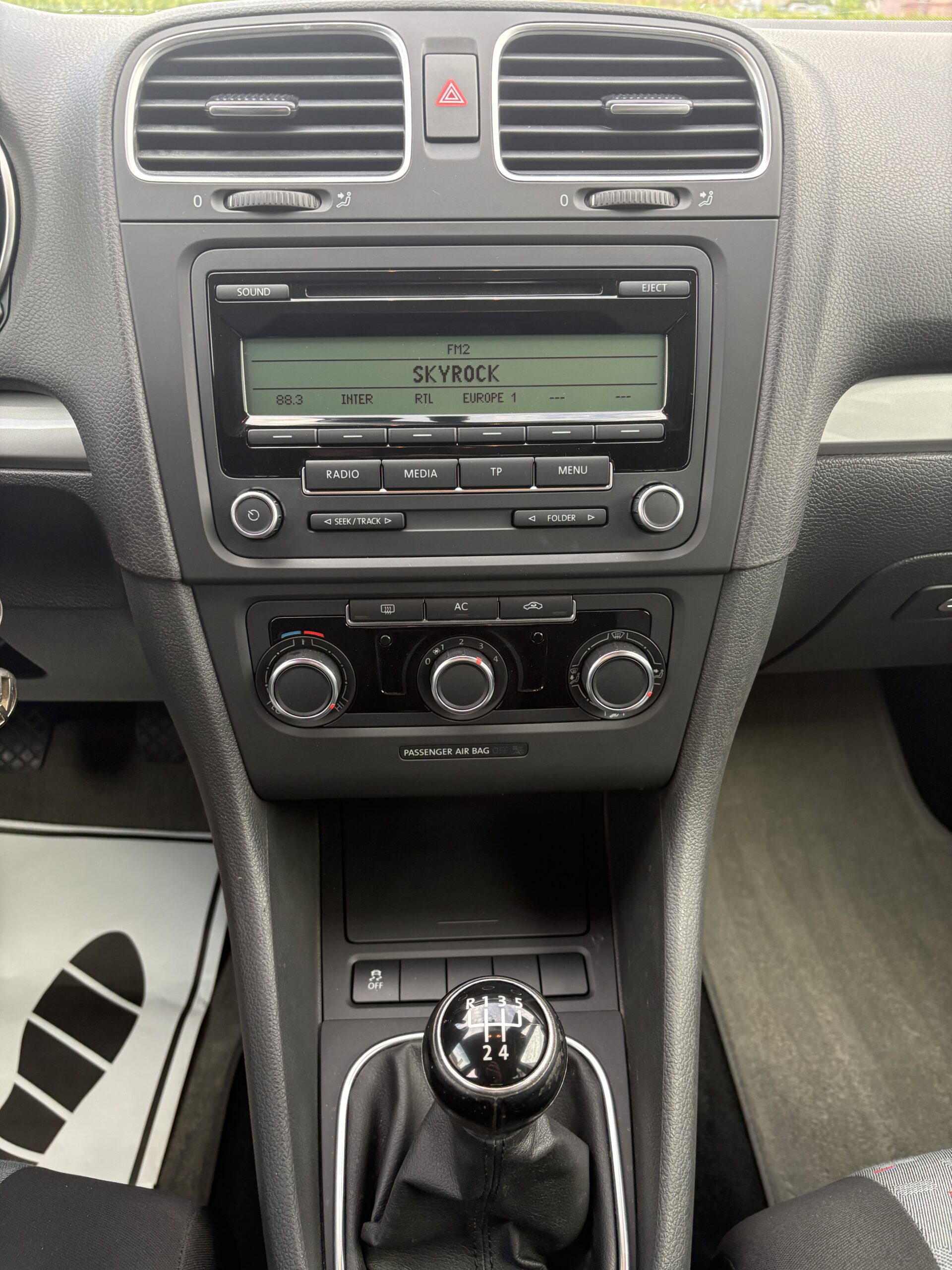 
								Golf VI 1.6 TDI 105CH BLUEMOTION FAP CONFORTLINE 5P full									